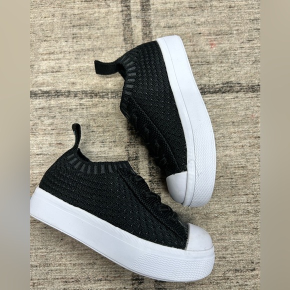 NWOT Native Keep It Lite Black Lace Up Shoes Little Kid’s Size 8 - Picture 2 of 5